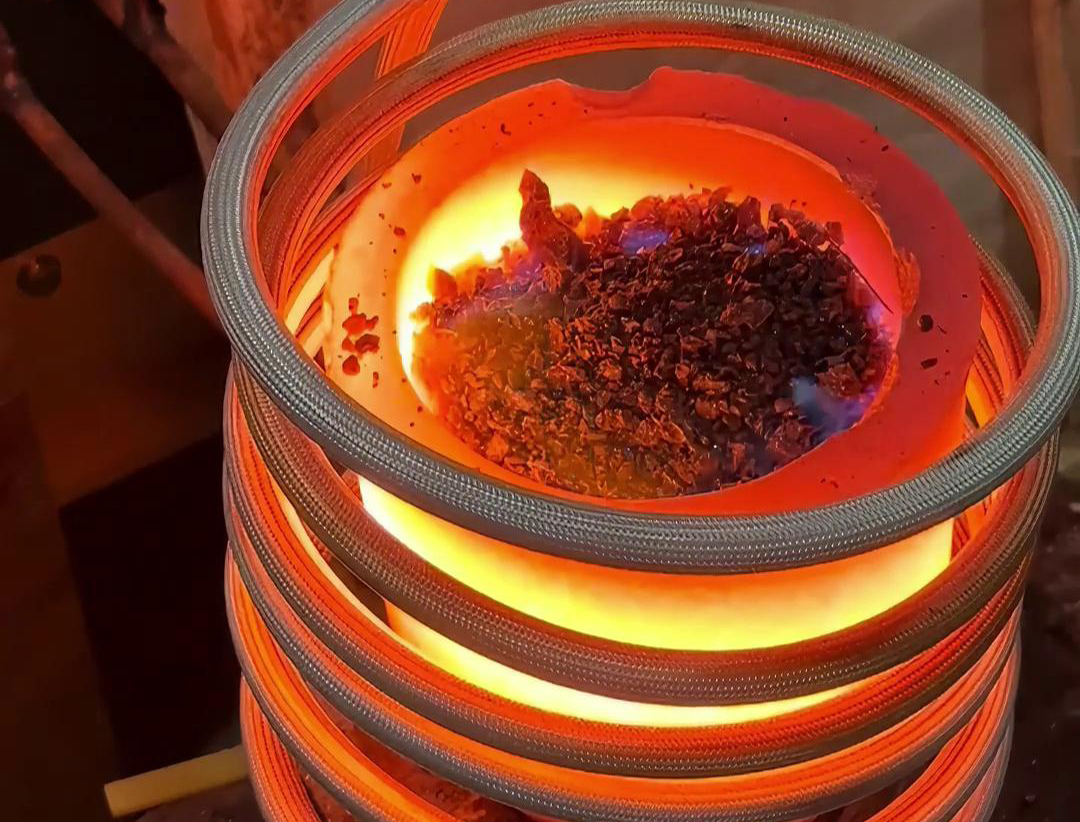 91视频在线免费高频熔炼炉实测：3 分钟废紫铜变铜水，用事实见证工业级熔炼效率(图3)