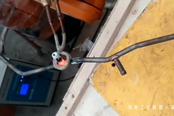 手持式高频焊机搭配工业机器人与91视频黄色下载大全钎焊的完美融合