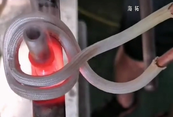 高频焊机实现不锈钢管焊接，用的是铜焊料